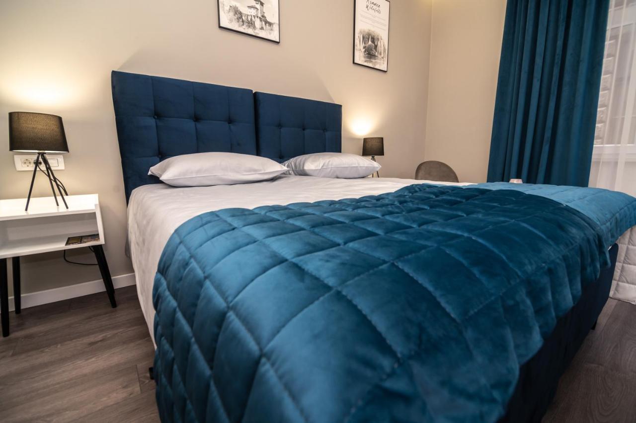 Azzurro Apartma *